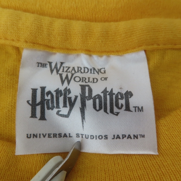 Universal Studios Japan The Wizarding World Of Harry Potter hufflepuff tshirt M - Picture 4 of 6